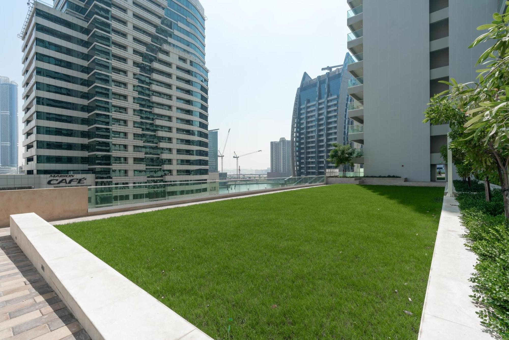 Delightful 2Br Apartment At Reva Residences Dubai Dış mekan fotoğraf